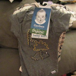 Gerber Organic cotton onesies 3 pack